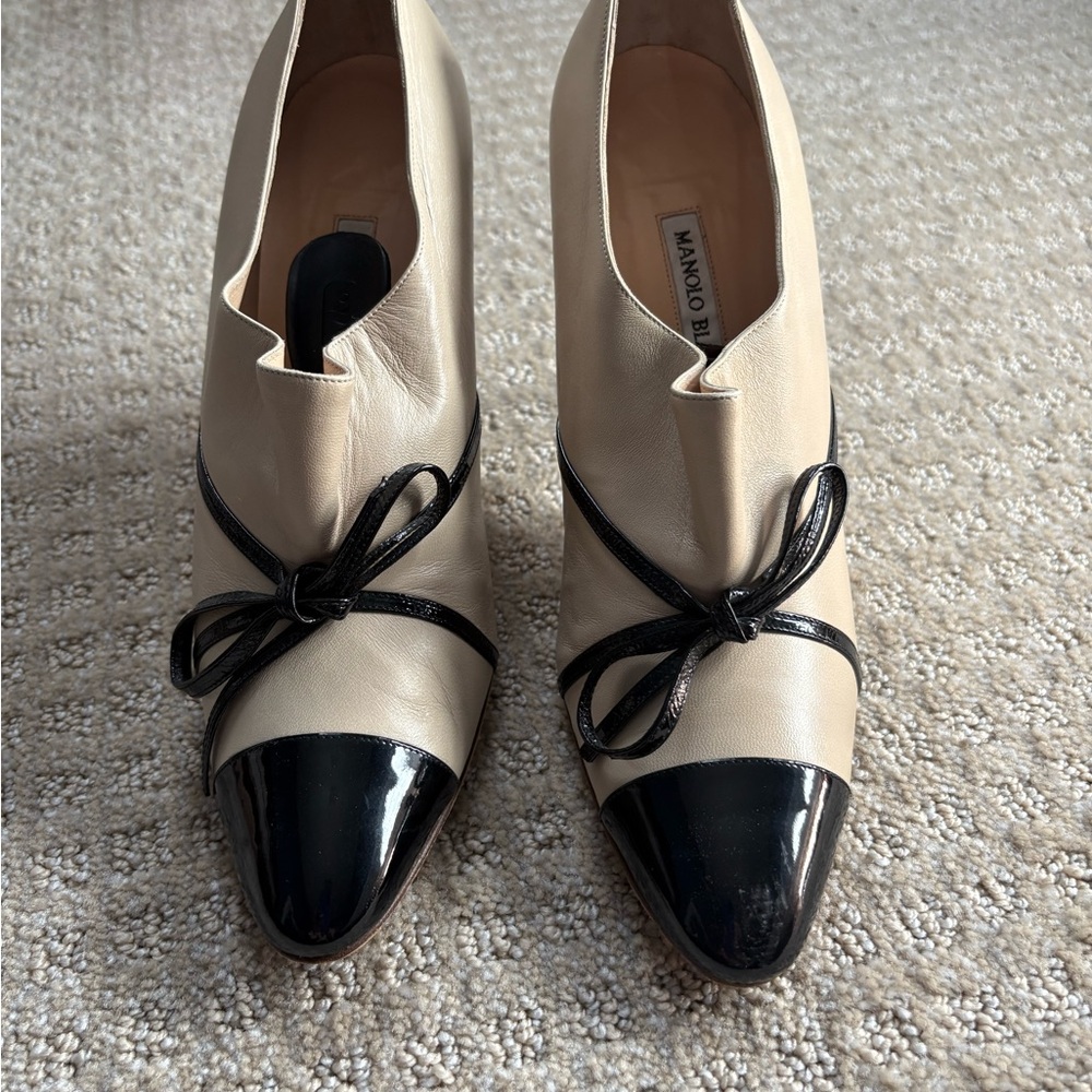 Manolo Blahnik Two-Tone Beige and Black Heels